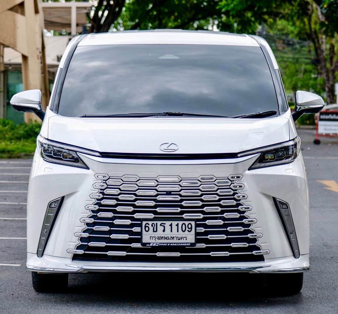 Lexus LM500h Executive 4Seats ปี 2025 Top สุดของรุ่น Fulloption เจ้าของเดียวประวัติศูนย์ Lexus Thailand Warranty วิ่งน้อยพร้อมใช้เลยนะครับ