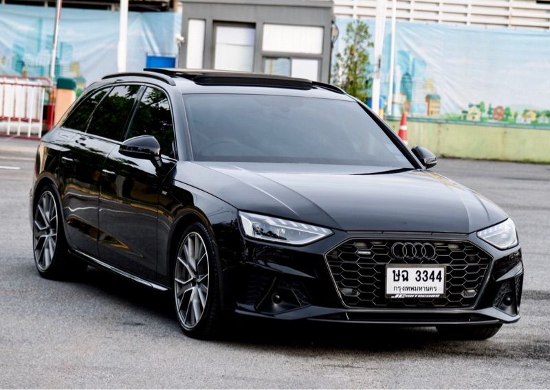 Audi A4 Avant 45 TFSI quattro S-Line Black Edition Minorchange ปี 2021 รถออกห้าง Audi Thailand  Fulloption สภาพสมบูรณ์พร้อมใช้เลยนะครับ